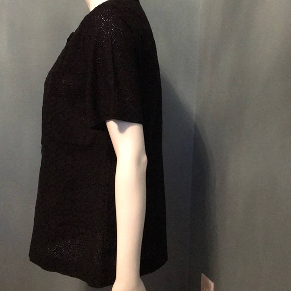 J. Crew black eyelet short sleeve tuxedo front top - Picture 5 of 8